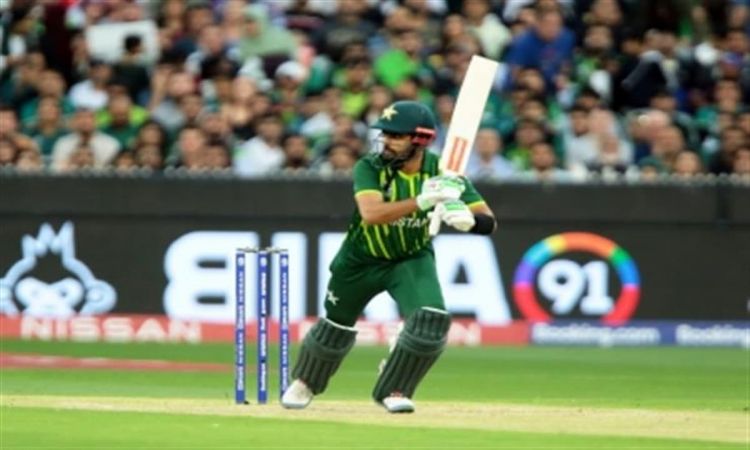Cricket Image for 3rd ODI: New Zealand blunder their way to series defeat after Imam, Babar fifties 