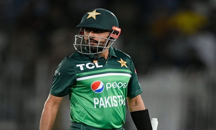 बाबर आजम ने अमला-धवन को छोड़ा पीछे, 100 वनडे के बाद सबसे ज्यादा रन बनाने वाले बल्लेबाज बने