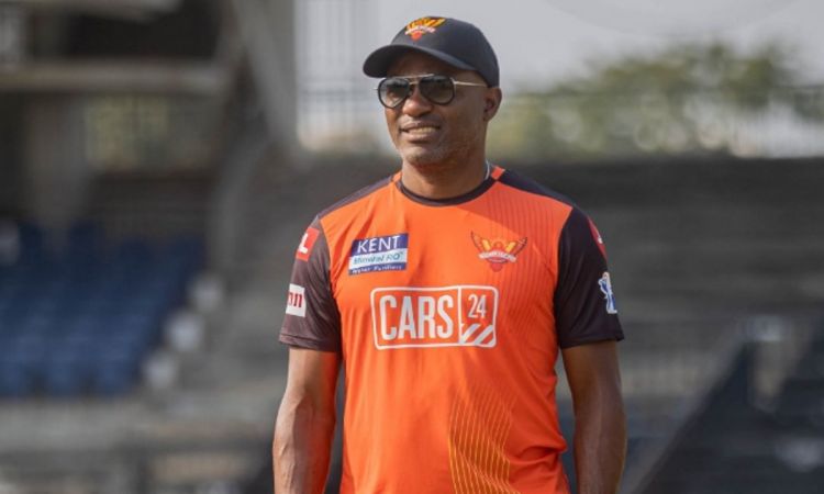 हैदराबाद के कोच ब्रायन लारा ने टीम के बल्लेबाजों पर साधा निशाना, कहा 'हमें KKR ने नहीं हराया, हम खुद ही हार गए हैं'