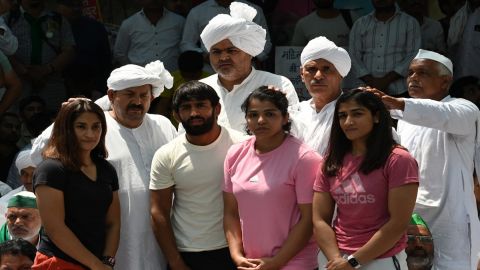 नरेश टिकैत: पहलवानों का विरोध प्रदर्शन : खाप पंचायत अगली रणनीति पर बुधवार को चर्चा करेगी