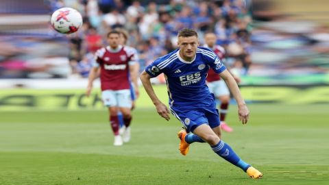 Leicester, Leeds down on dramatic last day in Premier League