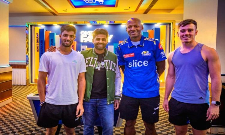 Cricket Image for Two-Time Nba Champion Ray Allen Meets Mumbai Indians Players During His India Visi
