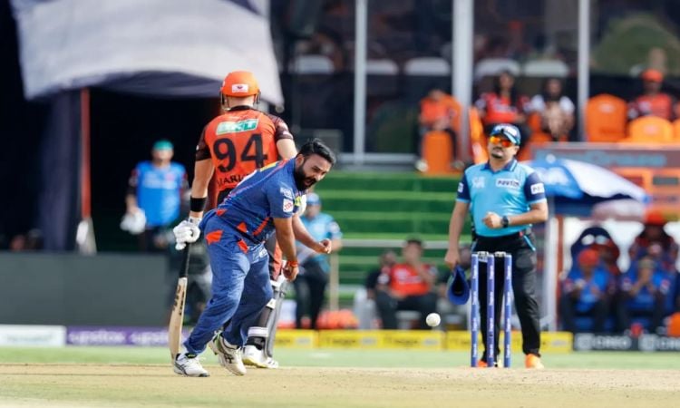 अमित मिश्रा ने जोश में खोया होश, कैच पकड़कर गुस्से में जमीन पर मारी गेंद, देखें VIDEO