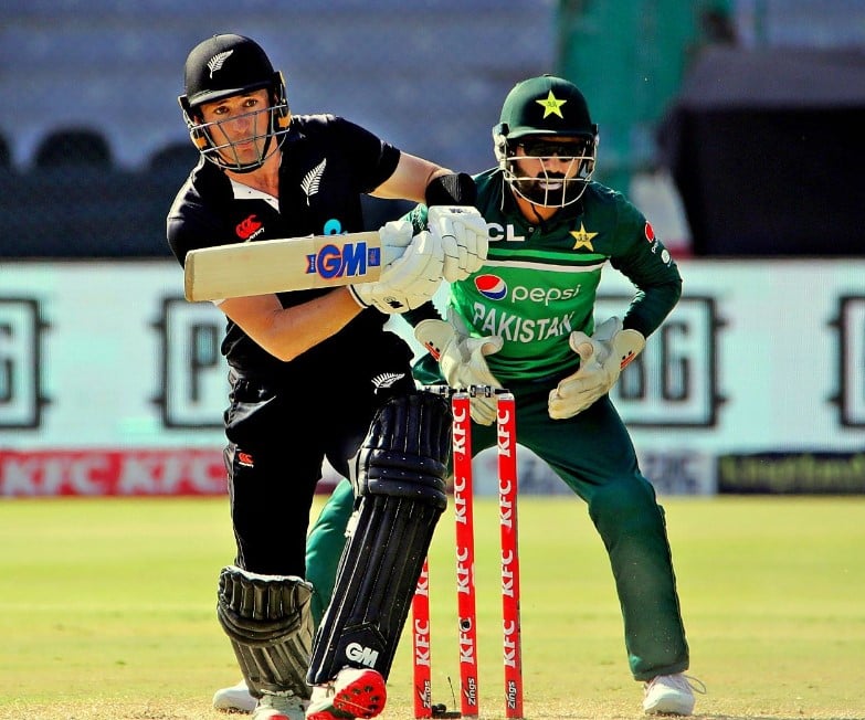 Pak Vs Nz 5th Odi Pakistan Bowled Out New Zealand On 299 Runs in Tamil