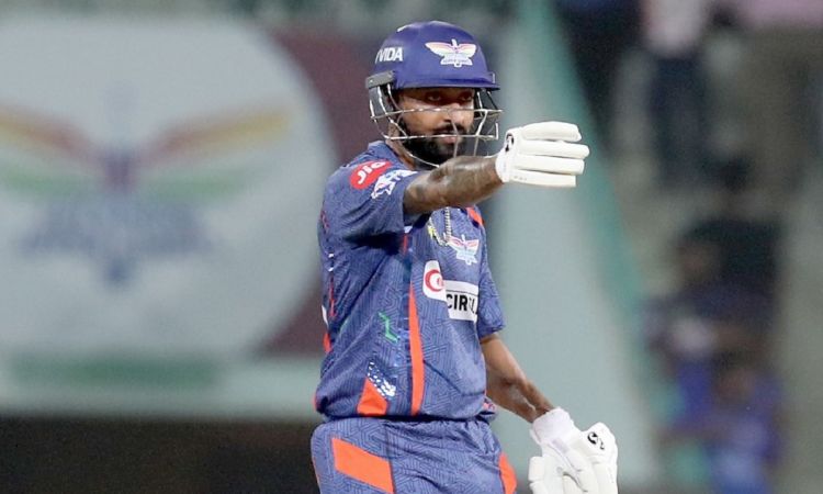 Krunal Pandya is the first captain to retire hurt in IPL