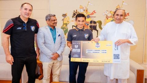 ओडिशा के मुख्यमंत्री नवीन पटनायक ने 2023 संस्करण के लिए पहला टिकट खरीदा