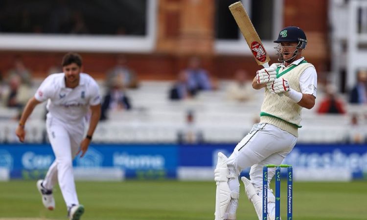 Lords Test Ireland 215-6 at Lunch on day 3 trail by 137 runs