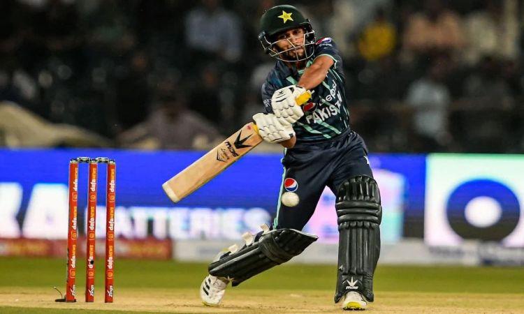Pakistan wicketkeeper wants to replace Rishabh Pant and Adam Gilchrist in all three formats