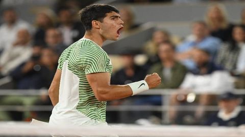French Open: Alcaraz masterclass overwhelms Tsitsipas; books semifinal clash with Djokovic