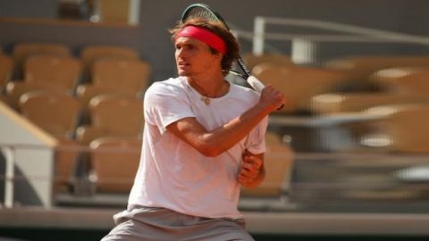 French Open: Zverev makes winning return, reaches third round