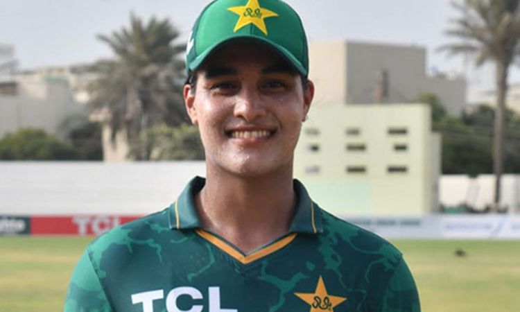 18 साल की उम्र में पाकिस्तानी क्रिकेटर आयशा नसीम ने इंटरनेशनल क्रिकेट से लिया संन्यास, कारण जानकर रह