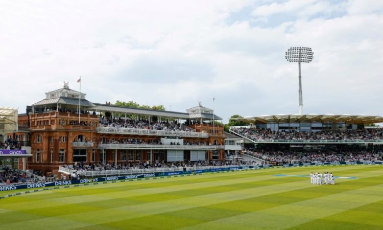 Members will not be allowed to get close to cricketers while passing through the long room: MCC