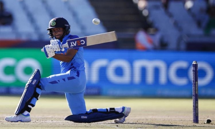 Harmanpreet Kaur returns to top 10 in women's T20 batting rankings