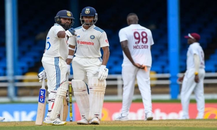रोहित-जायसवाल ने जड़े अर्धशतक, लंच ब्रेक तक भारत का स्कोर 26 ओवर में 121/0
