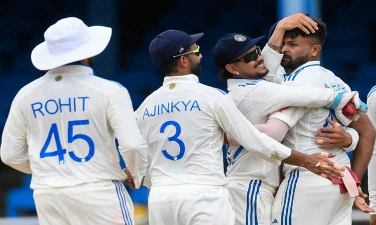 मुकेश कुमार ने लिया पहला अंतरराष्ट्रीय विकेट, फिर ऐसे मनाया जश्न, देखें वीडियो