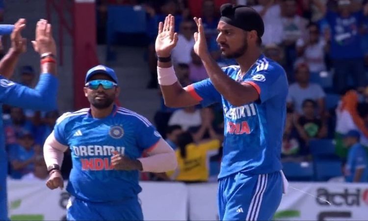 अर्शदीप ने पावरप्ले में ही वेस्टइंडीज के सलामी बल्लेबाजों को बनाया अपना शिकार, देखें वीडियो 