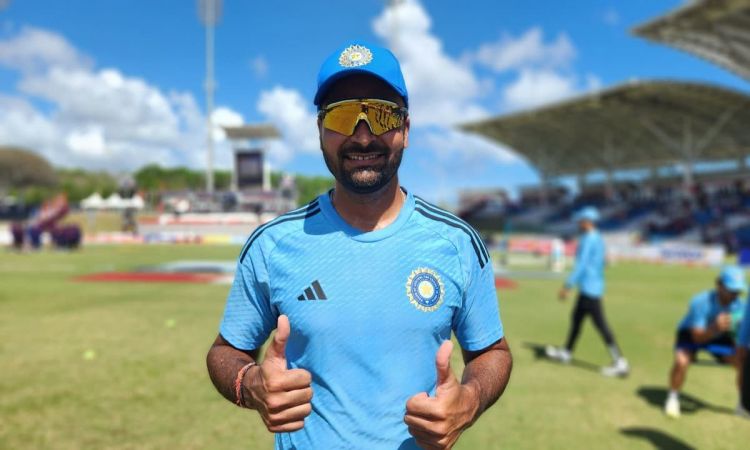 भारत के गेंदबाजी कोच ने मुकेश कुमार की जमकर तारीफ की, कहा- वो तीनों प्रारूप खेलने में सक्षम हैं