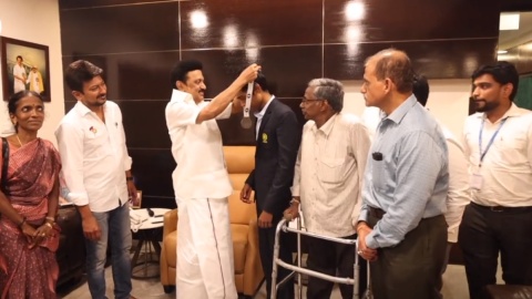 FIDE world runner-up Praggananda meets Stalin