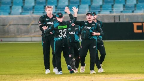 UAE vs NZ, 3rd T20I: பென் லிஸ்டர் அசத்தல் பந்துவீச்சு; தொடரை வென்றது நியூசிலாந்து!