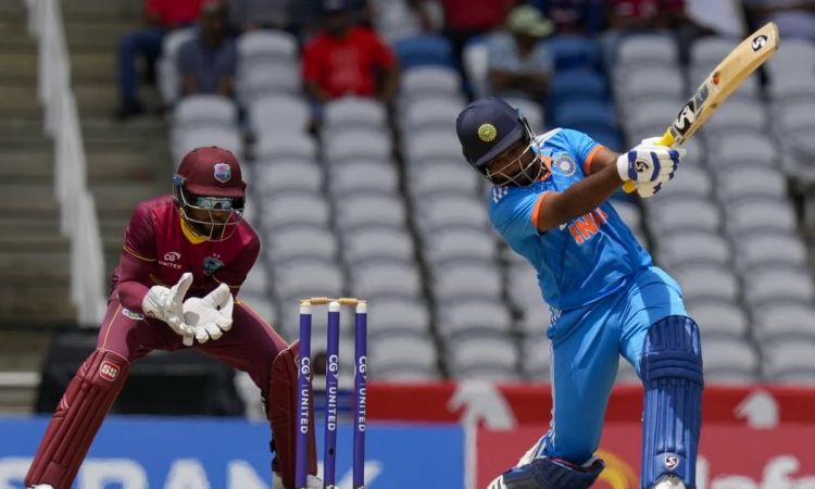 Sanju Samson need 2 run to complete 6000 t20 runs