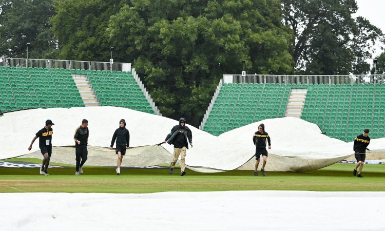Toss for third T20I between India and Ireland delayed due to rain at Malahide