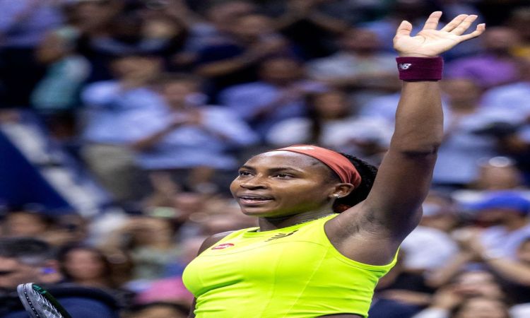 US Open: Coco Gauff advances past Mirra Andreeva to third round