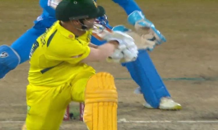 डेविड वॉर्नर बने दाएं हाथ के बल्लेबाज, देखकर कमिंस की छूटी हंसी, देखें Video