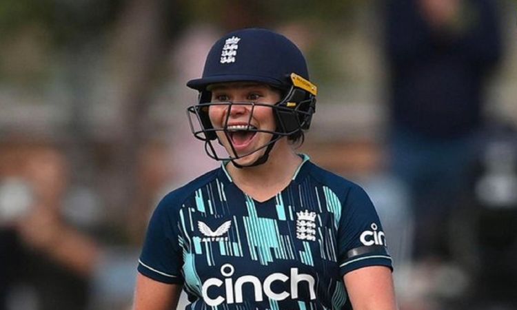 All-rounder Alice Davidson added to England Women’s squad for Sri Lanka ODIs