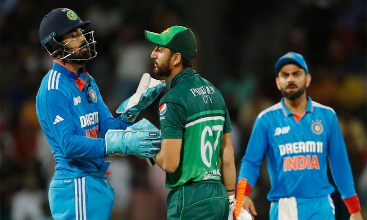 Asia Cup 2023: रवींद्र जड़ेजा की गेंद पर गंभीर रूप से घायल हुए आगा सलमान, बहने लगा खून, देखें Video