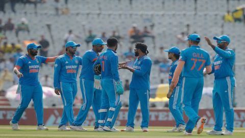 IND vs AUS, 1st ODI: ஆஸ்திரேலியாவை 276 ரன்களில் கட்டுப்படுத்திய இந்தியா!