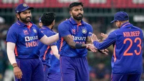 World Cup में रोहित शर्मा का ट्रंप बनेगा ये गेंदबाज, ODI फॉर्मेट में कर चुका है 141 बल्लेबाजों का शि