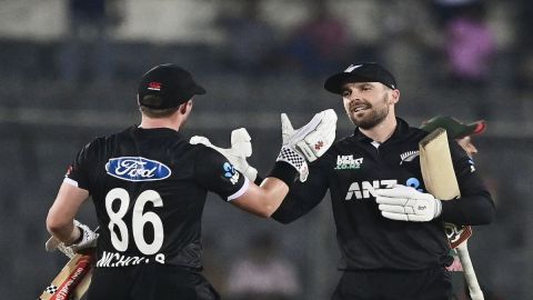 न्यूज़ीलैंड ने बांग्लादेश को 7 विकेट से हराया