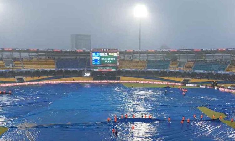 Rain halts India-Pakistan Asia Cup clash