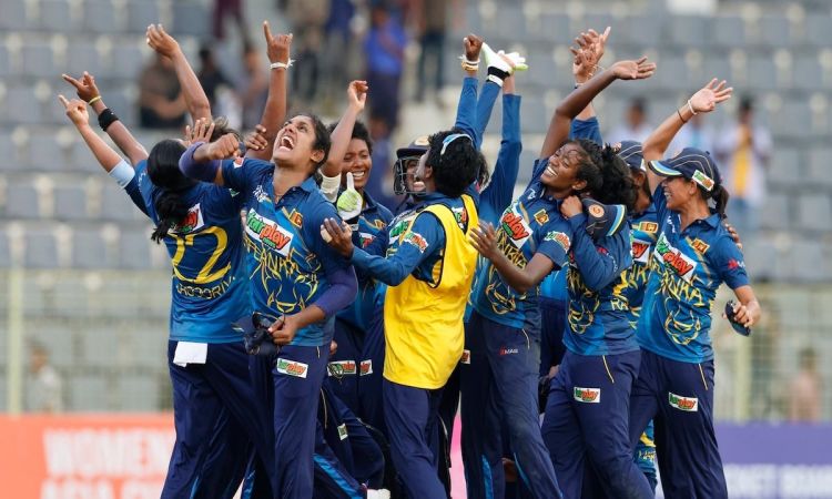 Sri Lanka beat Pakistan to set up India cricket final