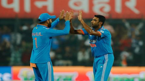 IND vs AUS, 2nd ODI: அஸ்வின், ஜடேஜா சுழலில் சிக்கிய ஆஸி; தொடரை வென்றது இந்தியா!