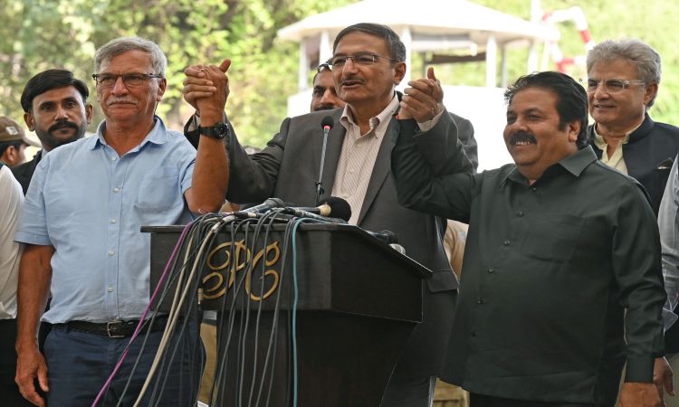 I congratulate the Indians for arranging a reception of this kind: PCB chief Zaka Ashraf