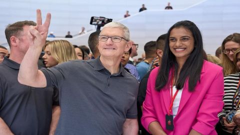 PV Sindhu meets Tim Cook, offers badminton match to Apple CEO