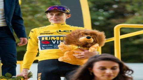 Vingegaard wins Vuelta stage 13 as Jumbo Visma give an exhibition on Tourmalet