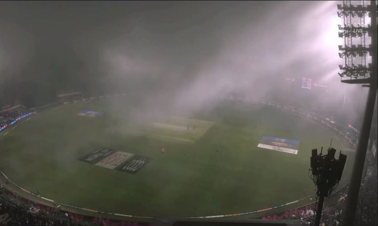 World Cup 2023: भारत-न्यूज़ीलैंड के मैच में दिखा गजब नजारा, इस कारण रोकना पड़ा मैच