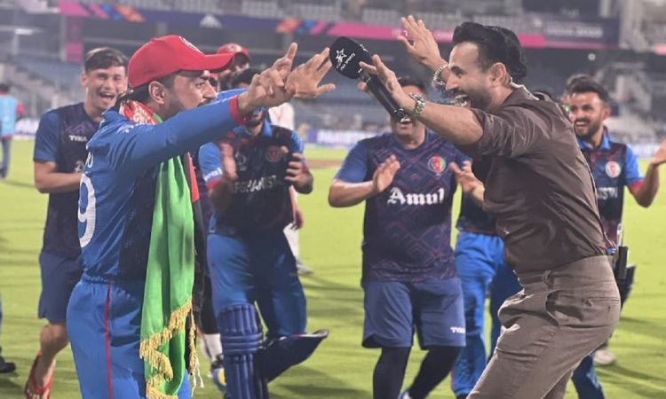 Irfan Pathan leaves post-match interview to dance with Rashid Khan after Afghanistan beat Pakistan