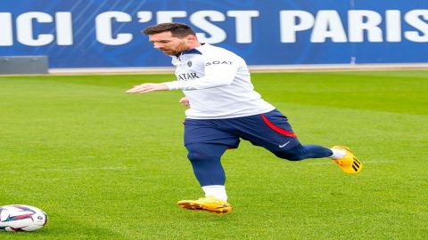 Football: Lionel Messi resumes training with PSG after suspension, skp