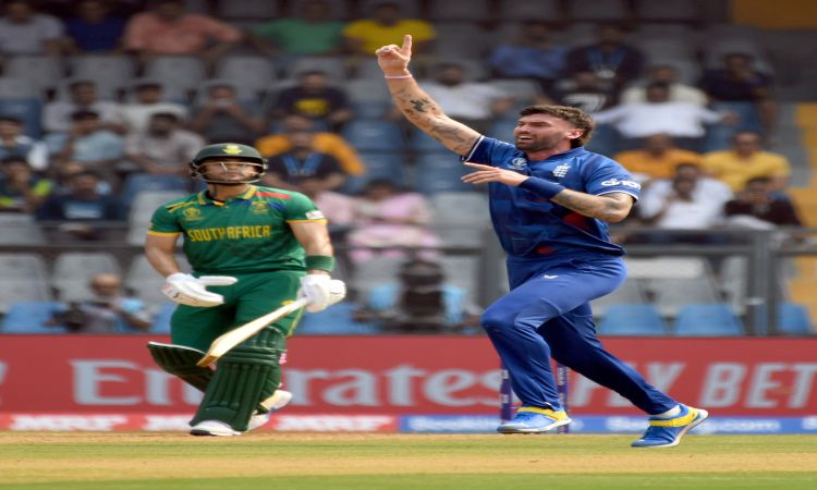 Men's ODI WC: England pacer Topley leaves field with injured left index finger against South Africa