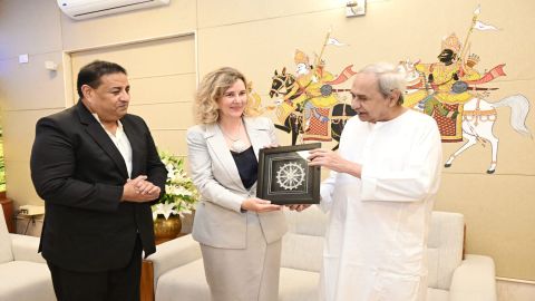 Naveen Patnaik discusses Chess development in Odisha with Dana Reizniece Ozola