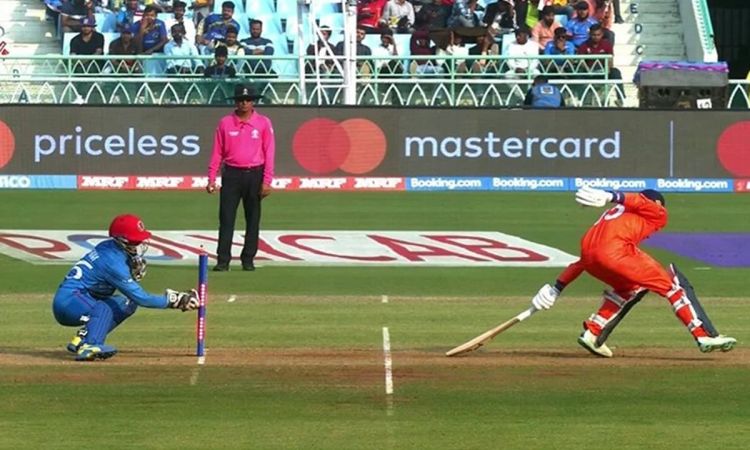 first time 4 of the top 5 batters have been run out in a men's ODI innings