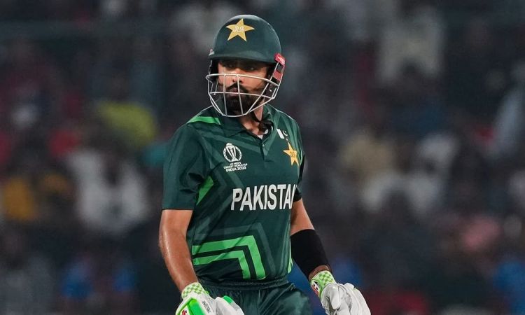 वर्ल्ड कप के खराब प्रदर्शन के बाद पाकिस्तान को बड़ा झटका, बाबर आजम ने तीनों फॉर्मैट्स से छोड़ी कप्तान