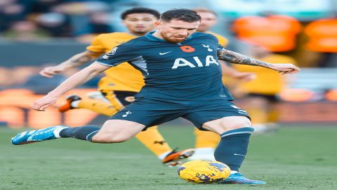 Premier League: Wolves leave it late against Spurs; Arsenal and Man Utd both win