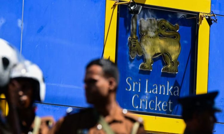 இலங்கை அணியை இடைநீக்கம் செய்து ஐசிசி அதிரடி; ரசிகர்கள் அதிர்ச்சி!