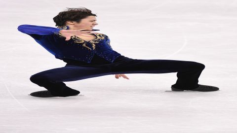 Uno refreshes season best in figure skating short program at Cup of China