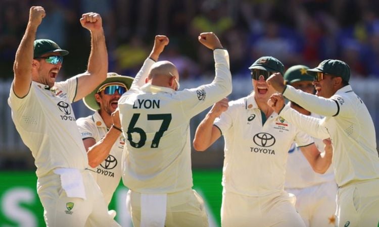 Australia beat Pakistan by 360 runs in first test to take 1-0 lead