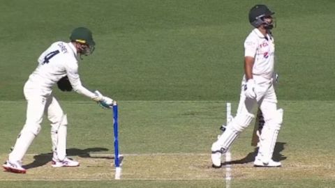  Alex Carey Fails To Dislodge Bails Off A Sharp Marnus Labuschagne Throw